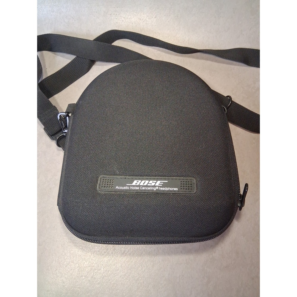 Bose Quiet Comfort 2 Acoustic Noise Cancelling Headphone Carrying Hard Case Only